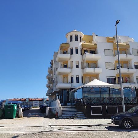 Apartment By The Beach! With Large Balcony! Сан-Мартинью-ду-Порту Экстерьер фото