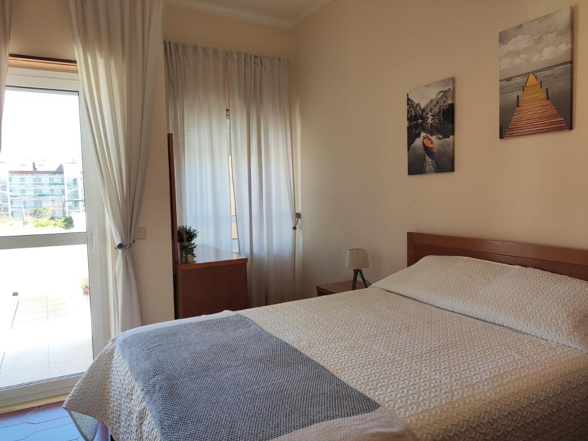 Apartment By The Beach! With Large Balcony! Сан-Мартинью-ду-Порту Экстерьер фото